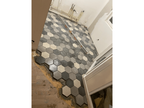 halluin-pose-chauffe-eau-electrique-carrelage-parquet-et-verriere